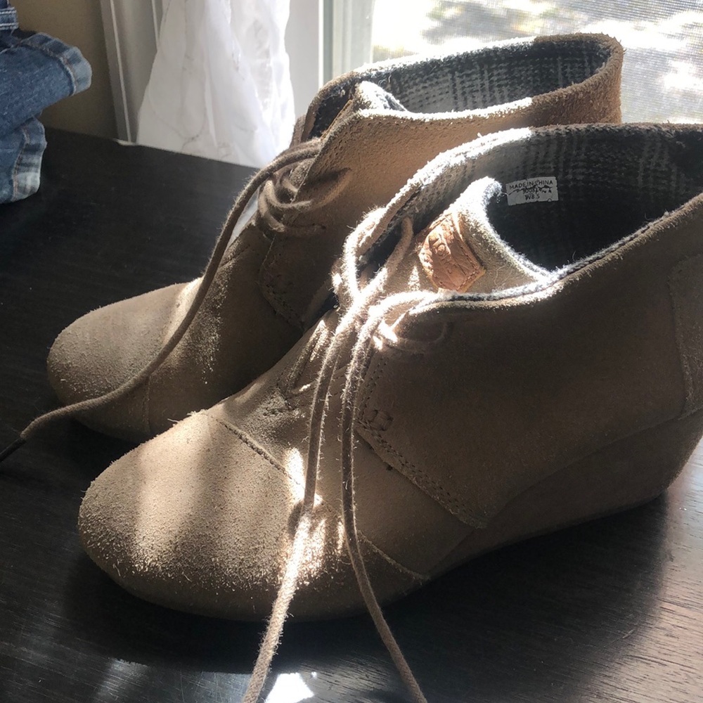 Tom heel boots